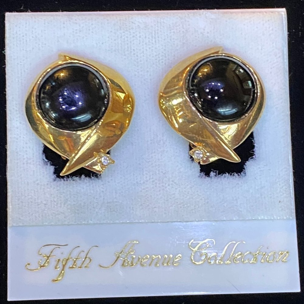 FAC Vintage Hugs and Kisses Clasp Earrings